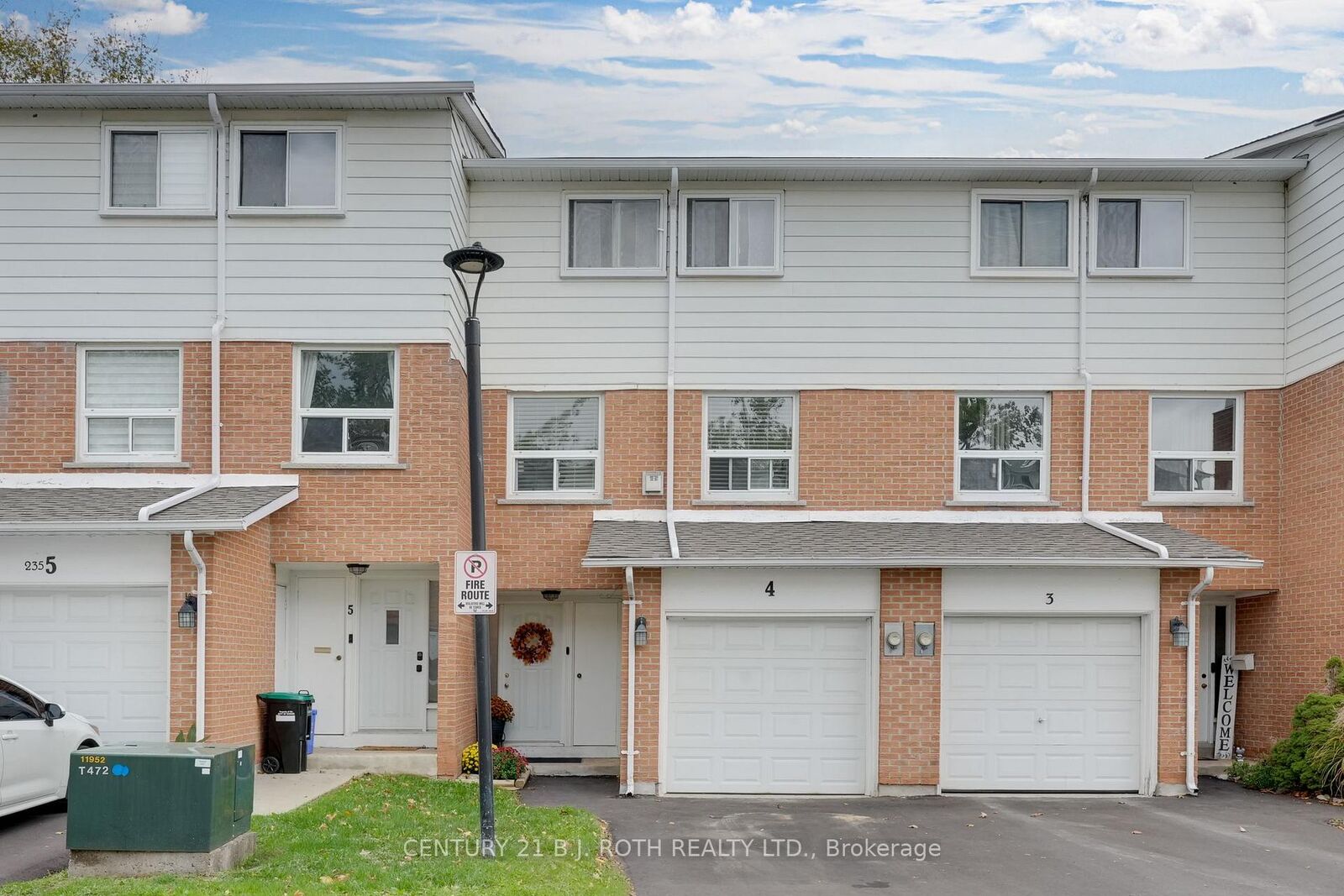 Property Photo: 235 Steel Street 4 ON L4M 2H1