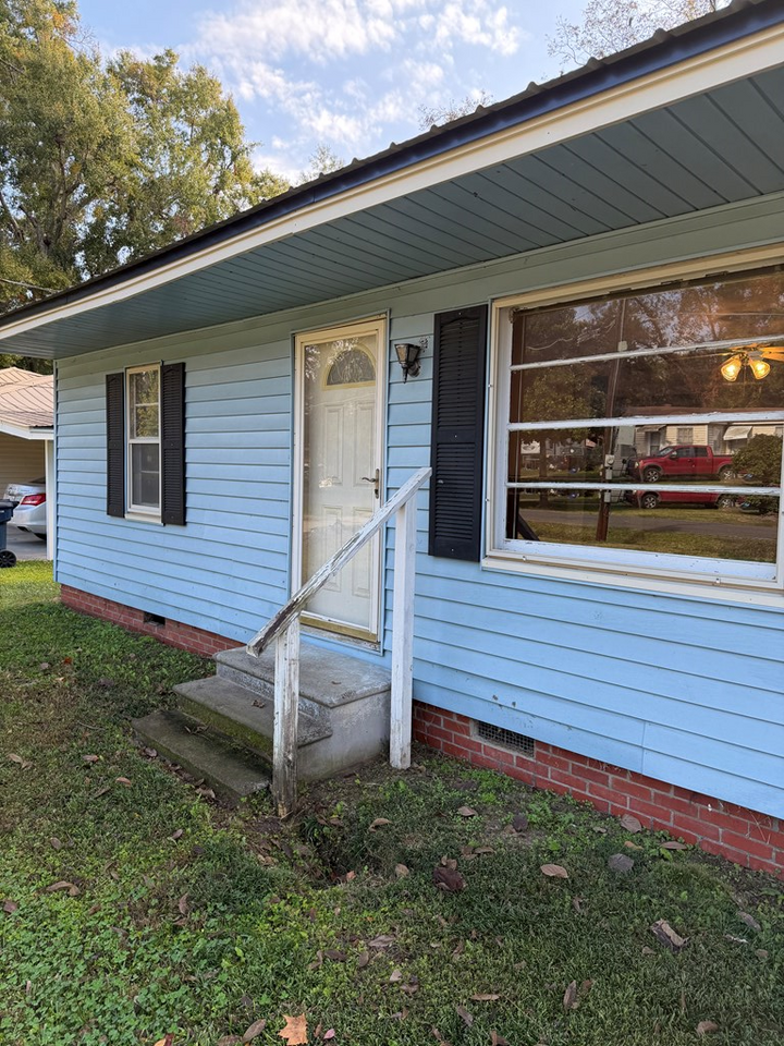 Property Photo:  1106 Maple Street  LA 71282 