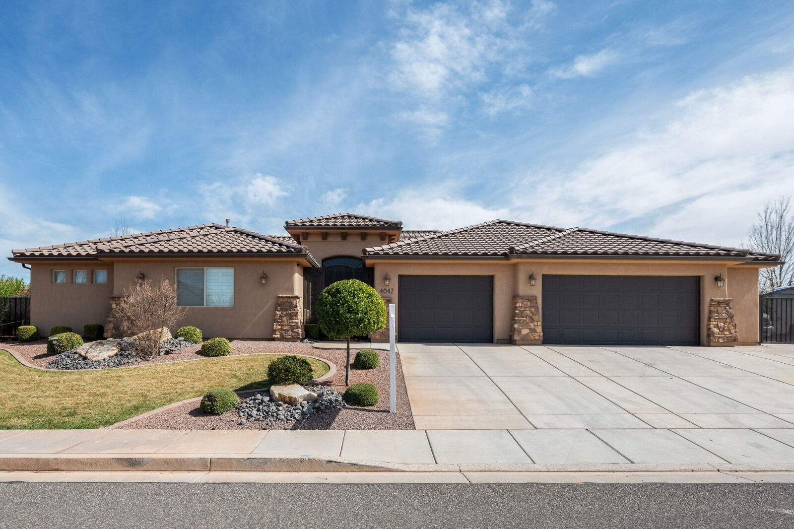 Property Photo:  4047 S 890 E  UT 84780 