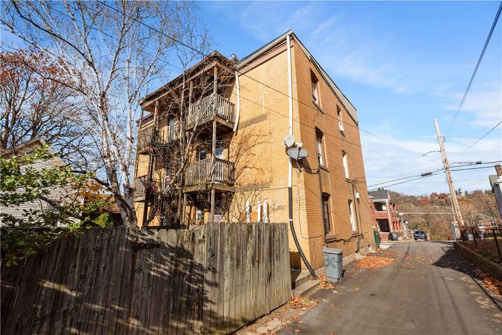 Property Photo:  3 Camp Avenue  PA 15104 