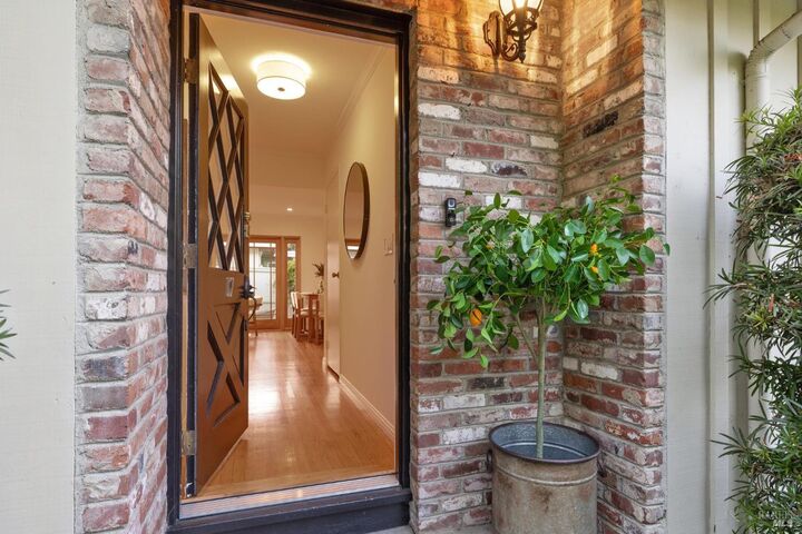 Property Photo:  47 Redwood Avenue 17  CA 94925 