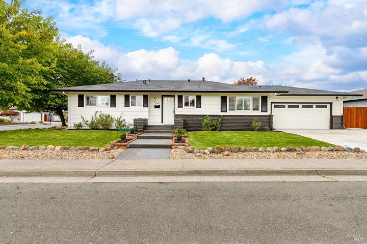 2001 Willow Drive  Petaluma CA 94954 photo