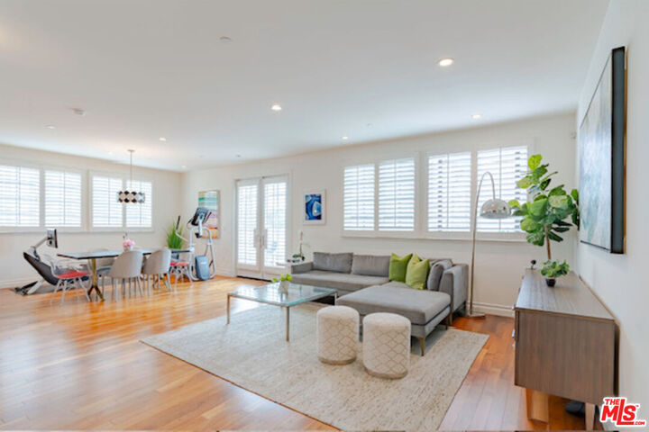 Property Photo:  4661 Wilshire Blvd  CA 90010 