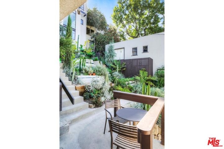 Property Photo:  1830 1/4 Lucile Ave  CA 90026 
