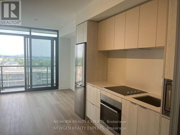 Property Photo:  86 Dundas Street East 1305  ON L5A 1W4 