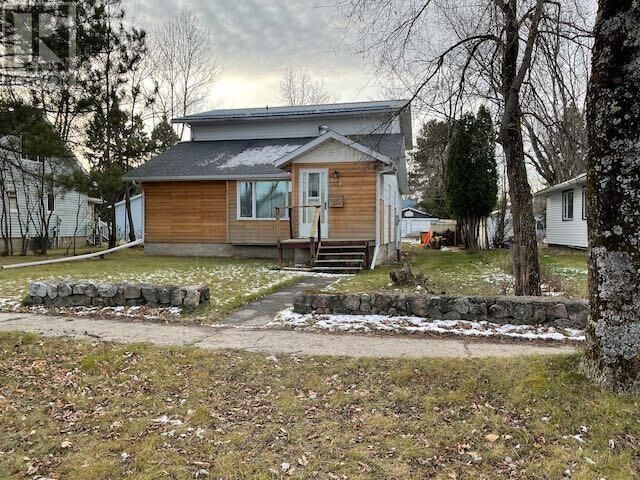 Property Photo:  150 St. Charles St  ON P8N 1L7 