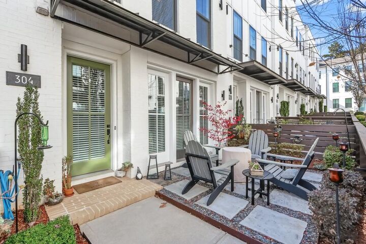 Property Photo: 304 Liberty Way GA 30188