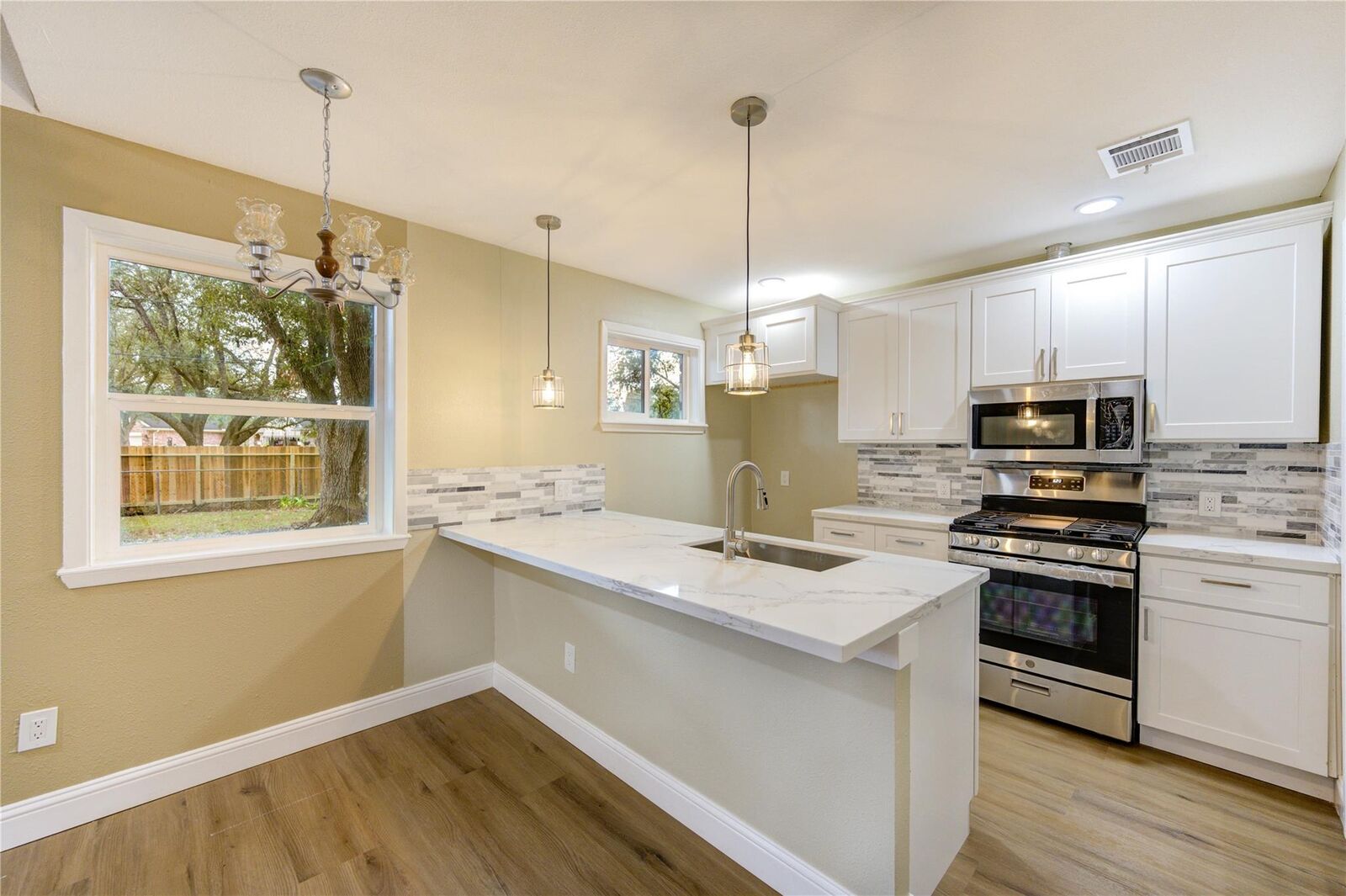 Property Photo:  1921 Ripple Creek Drive  TX 77471 
