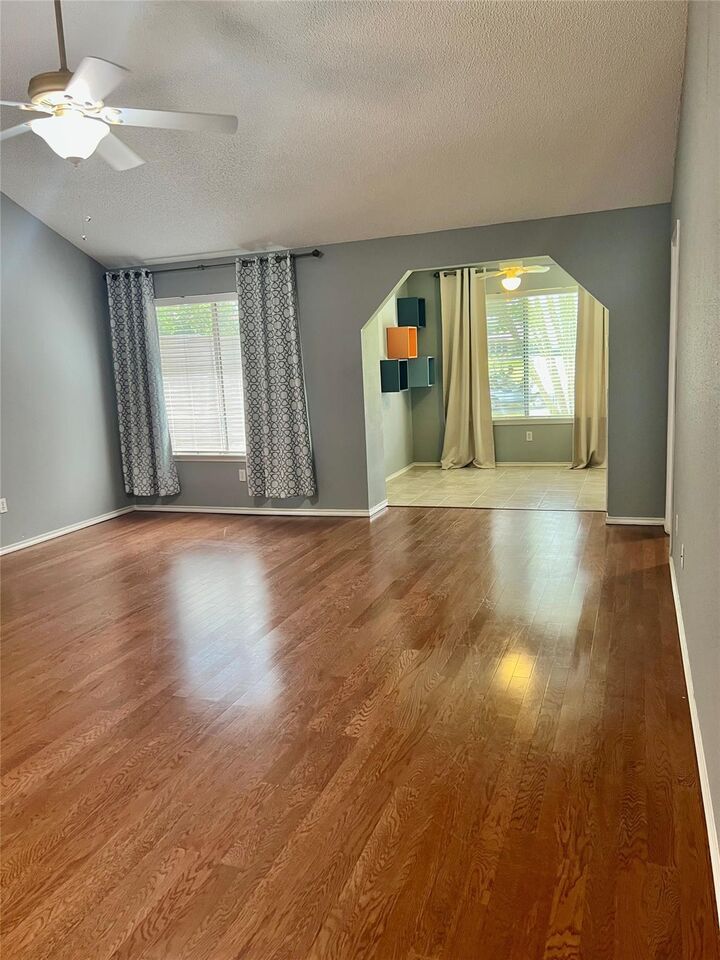 Property Photo:  667 E Country Grove Circle  TX 77584 