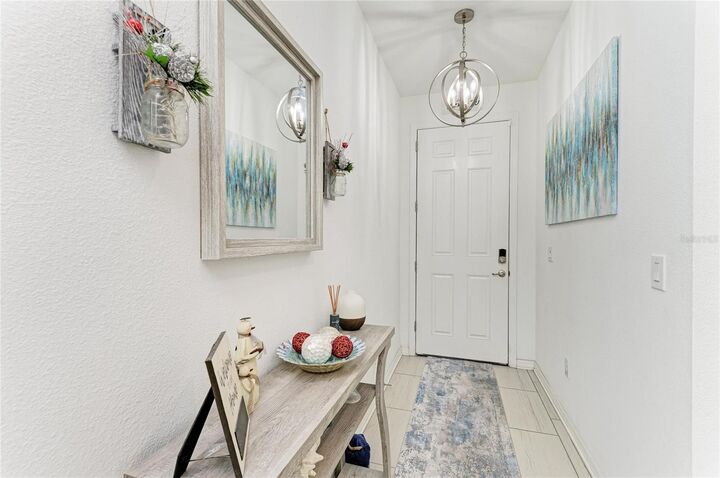 Property Photo: 11637 Woodleaf Drive FL 34211