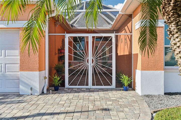 6236 Weymouth Drive  Sarasota FL 34238 photo