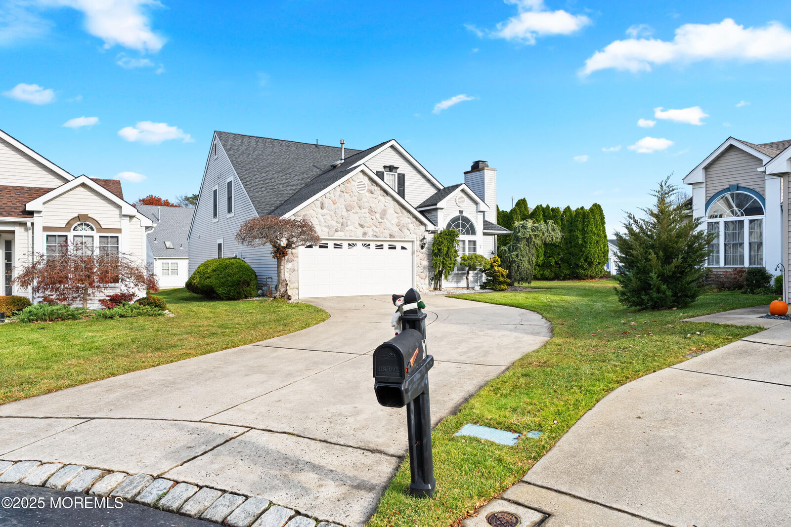 Property Photo:  7 Regent Square  NJ 08527 