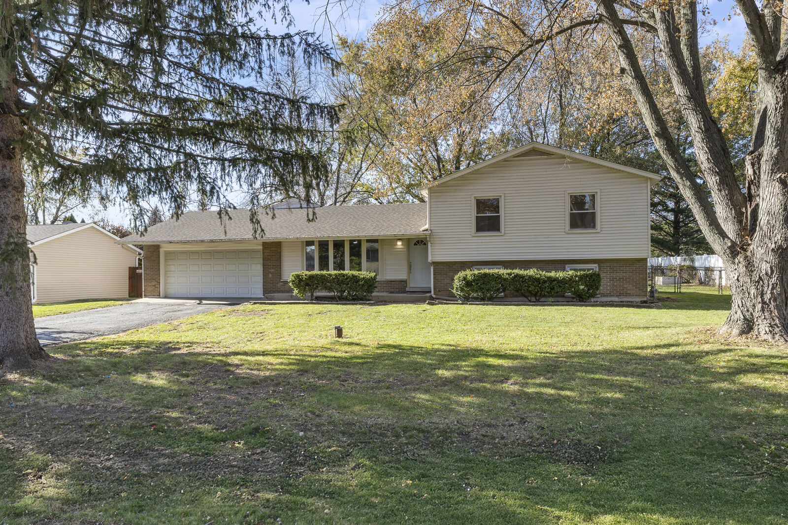 Property Photo:  2N238 Highland Avenue  IL 60137 