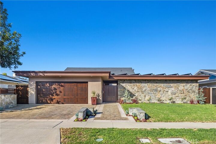 16931 Roundhill  Huntington Beach CA 92649 photo