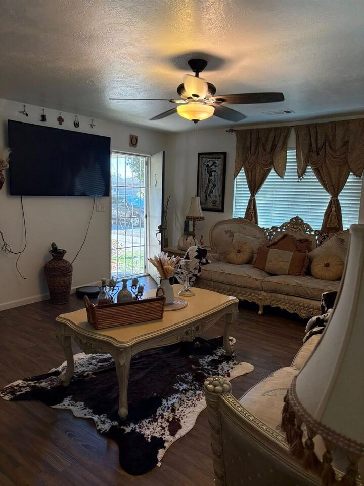 Property Photo: 441 Elgin Avenue CA 95240