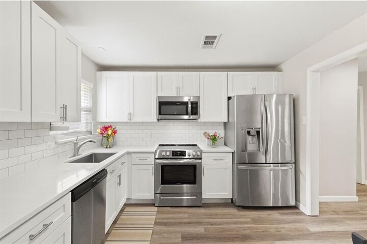 Property Photo:  1503 Dale Drive  TX 76010 