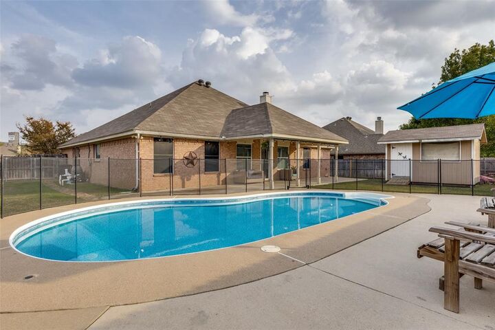 Property Photo: 441 Willow Vista Drive TX 76179