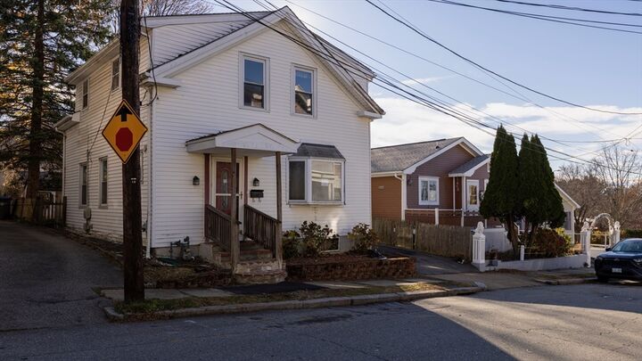 Property Photo:  185 Lippitt St  RI 02906 
