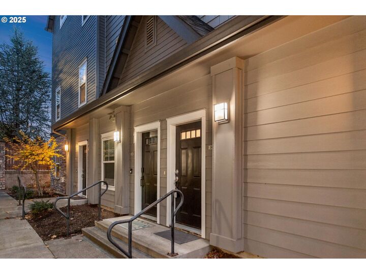 Property Photo: 10874 NE Red Wing Way 201 OR 97006