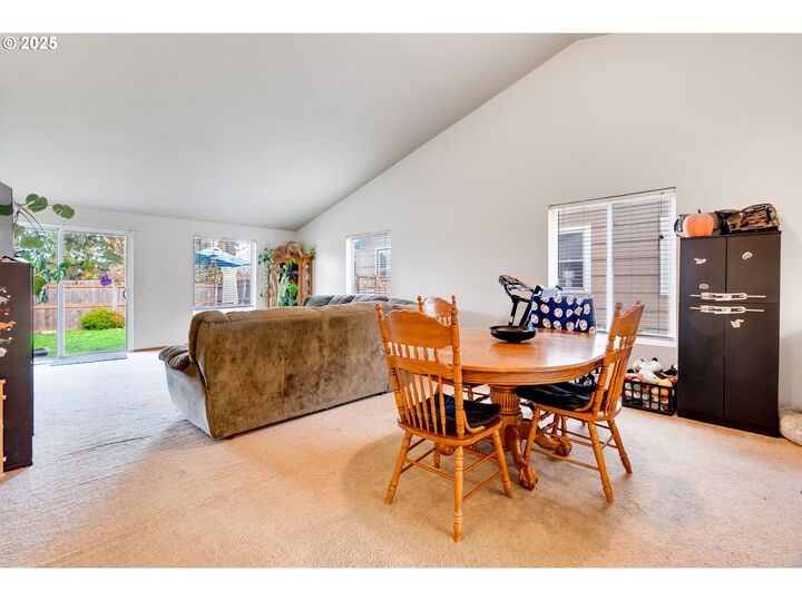 Property Photo:  3729 N Farragut St  OR 97217 