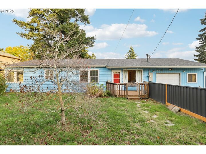 224 NE 92nd Pl  Portland OR 97220 photo