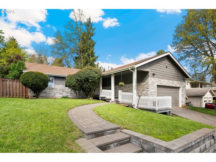 Property Photo: 3635 Lachs Ct OR 97302