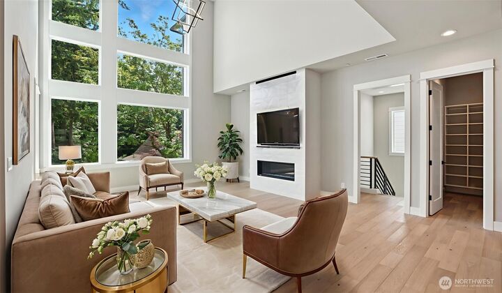 Property Photo: 1582 213th Court NE WA 98074