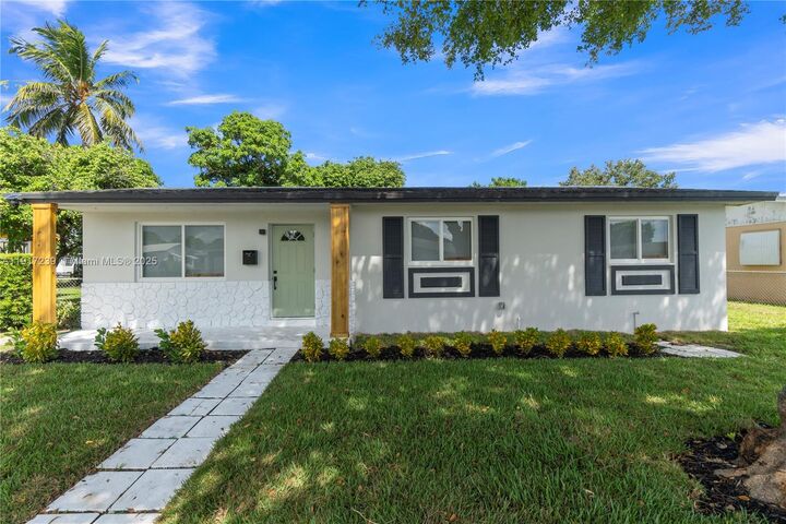 2805 NW 210th Ter  Miami Gardens FL 33056 photo
