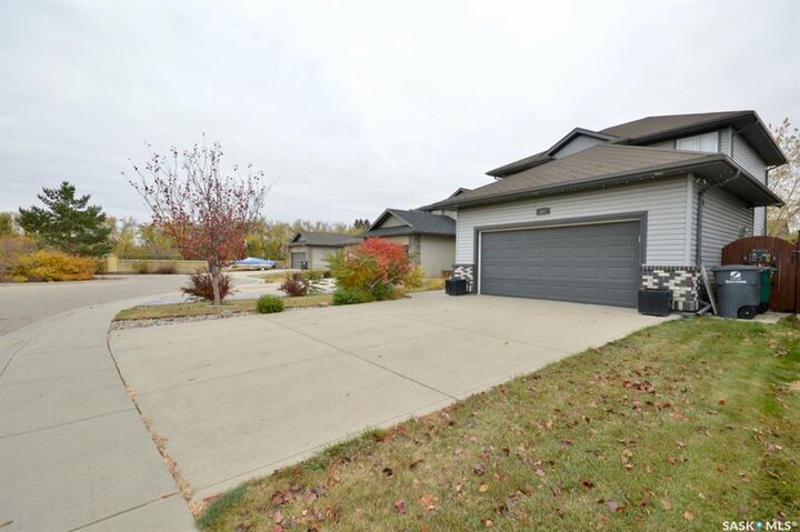 Property Photo:  307 Denham Court  SK S7R 1E5 