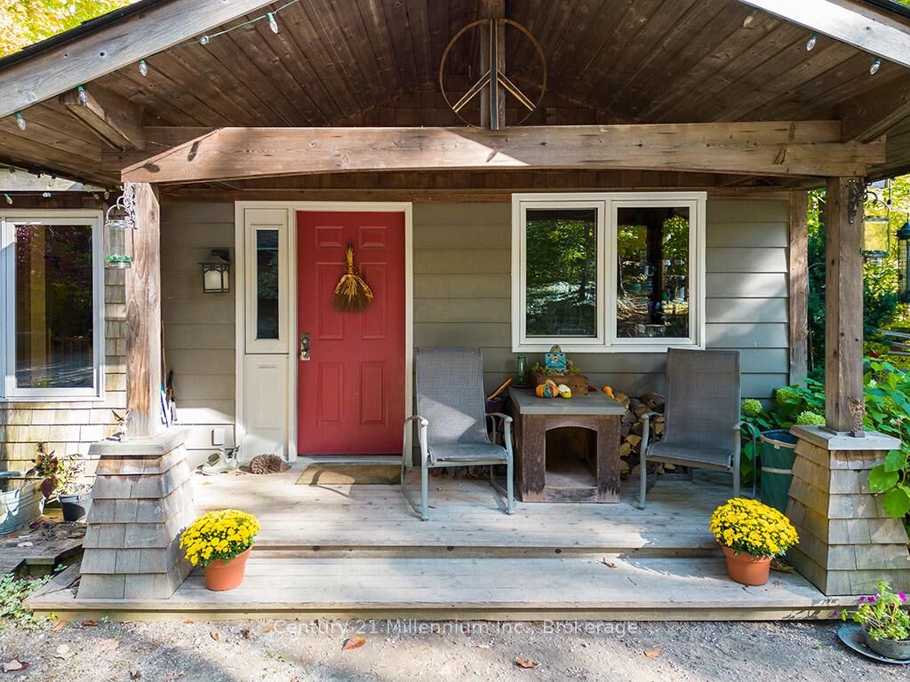 Property Photo:  265797 25th Side Road  ON N4L 1W5 