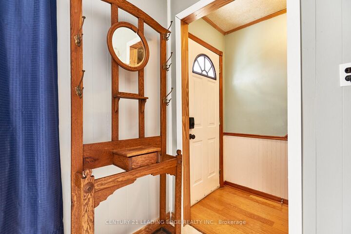 Property Photo:  64 Cedar Street  ON L1S 1V3 