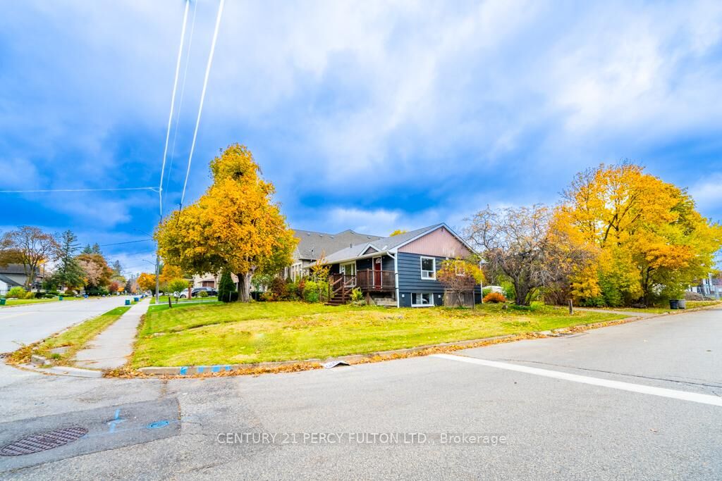 Photo de la propriété:  243 Ruggles Avenue Bsmt #1  ON L4C 1Y6 