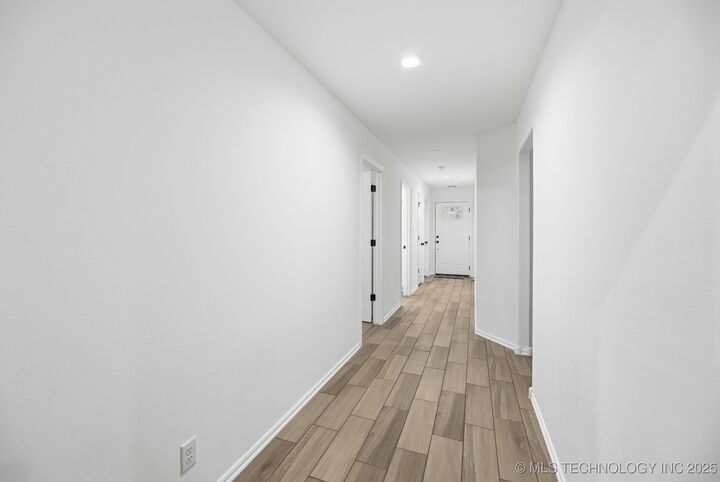 Property Photo:  12022 E 106th Place  OK 74055 