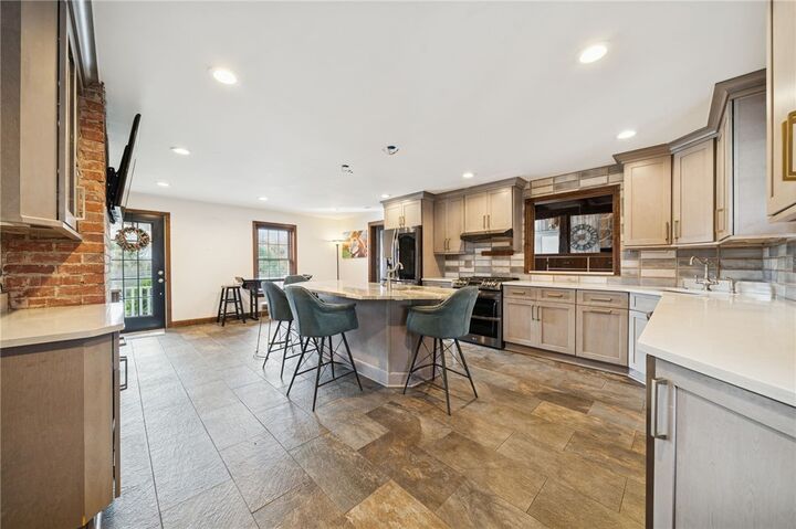 Property Photo:  1512 Abers Creek Rd  PA 15239 