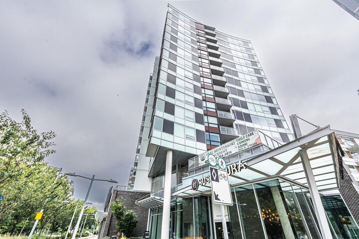 Property Photo: 5508 Hollybridge Way 516 BC V7C 0C7