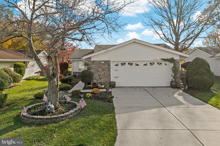 Property Photo:  264 Glen Road A  NJ 08831 