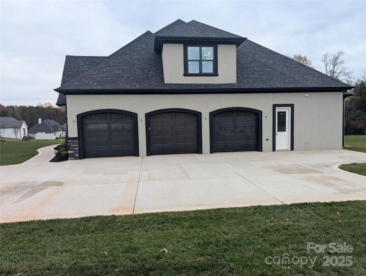 Property Photo: 110 Hunts Landing Drive NC 28117