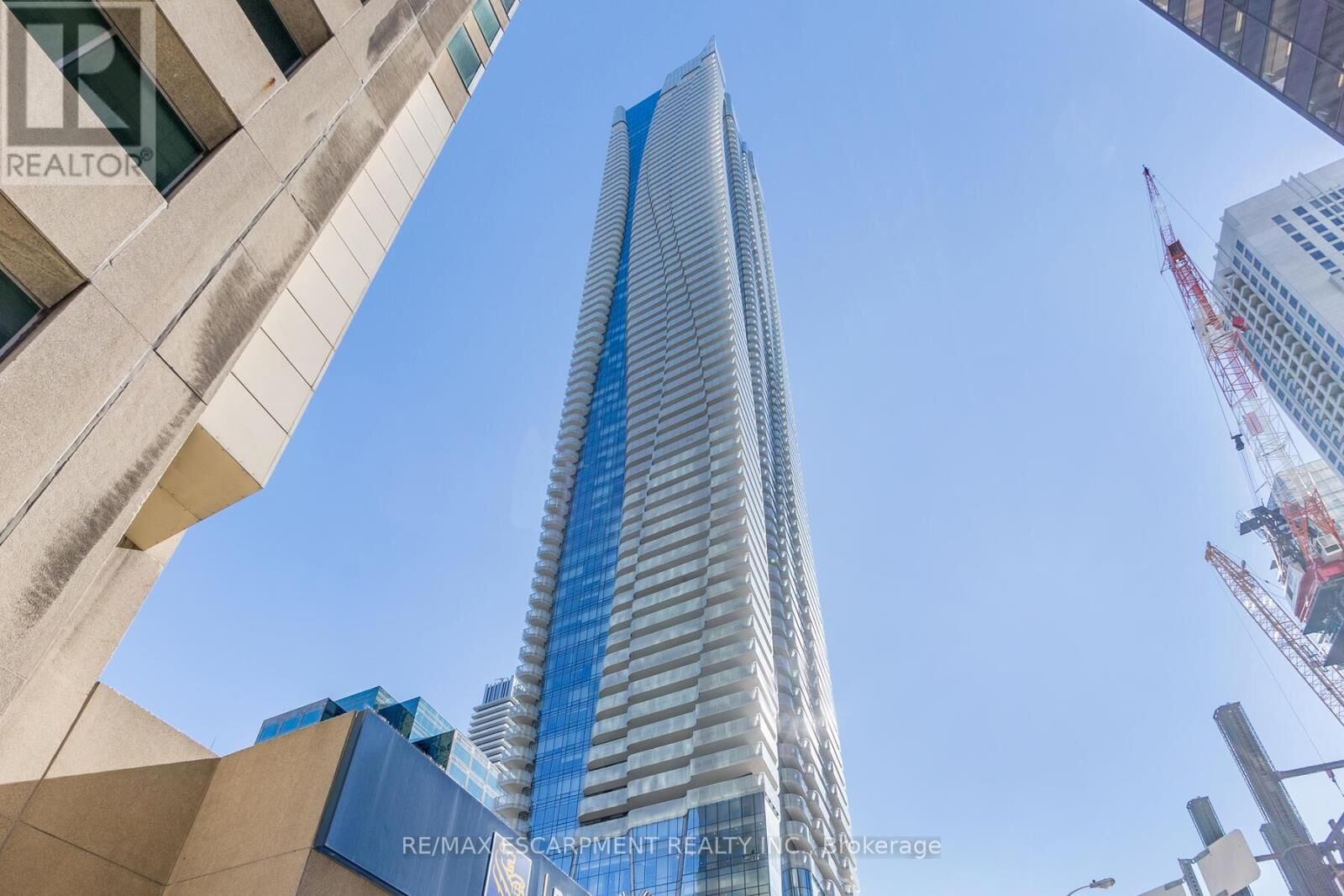 Property Photo:  1 Bloor Street East 5503  ON M4W 1A9 
