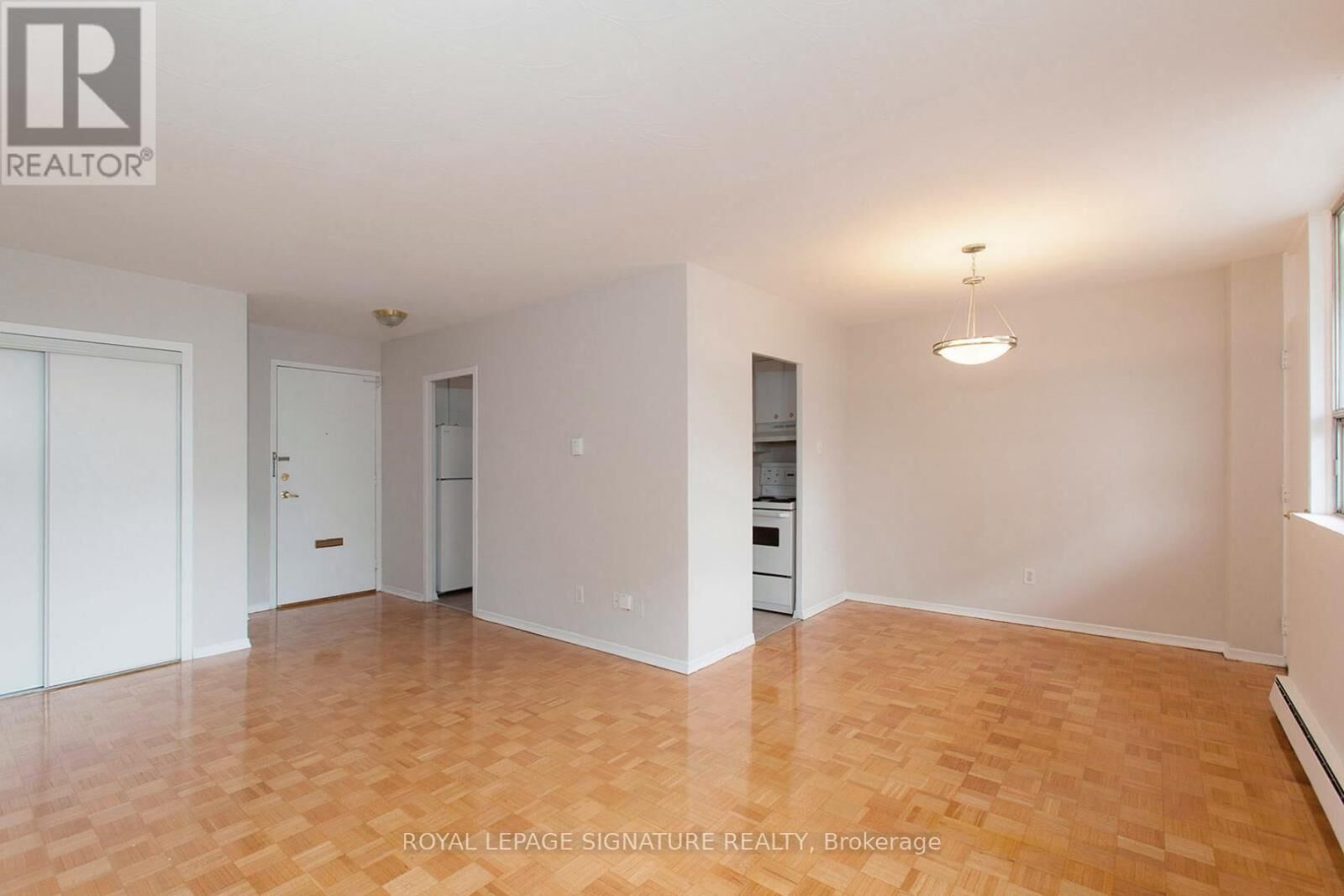 Property Photo:  525 Eglinton Avenue East 203  ON M4P 1N5 