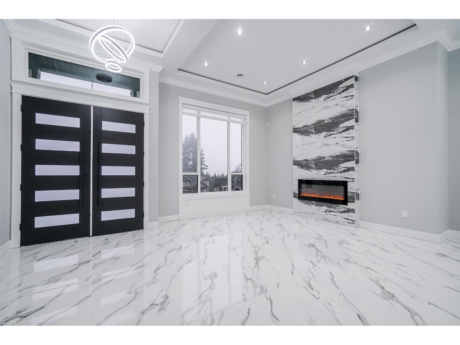 Photo de la propriété: 14220 114 Avenue BC V3R 5H3