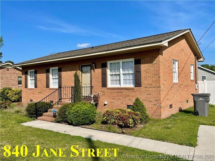 Property Photo:  1103 N Elm Street  NC 28358 