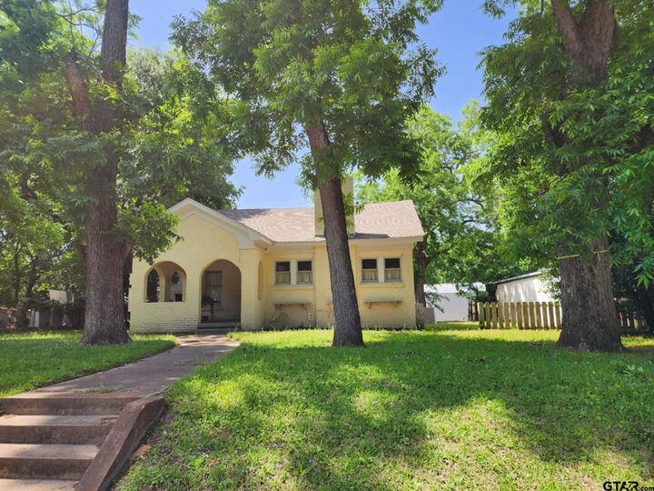 Property Photo: 645 W Kilpatrick TX 75773