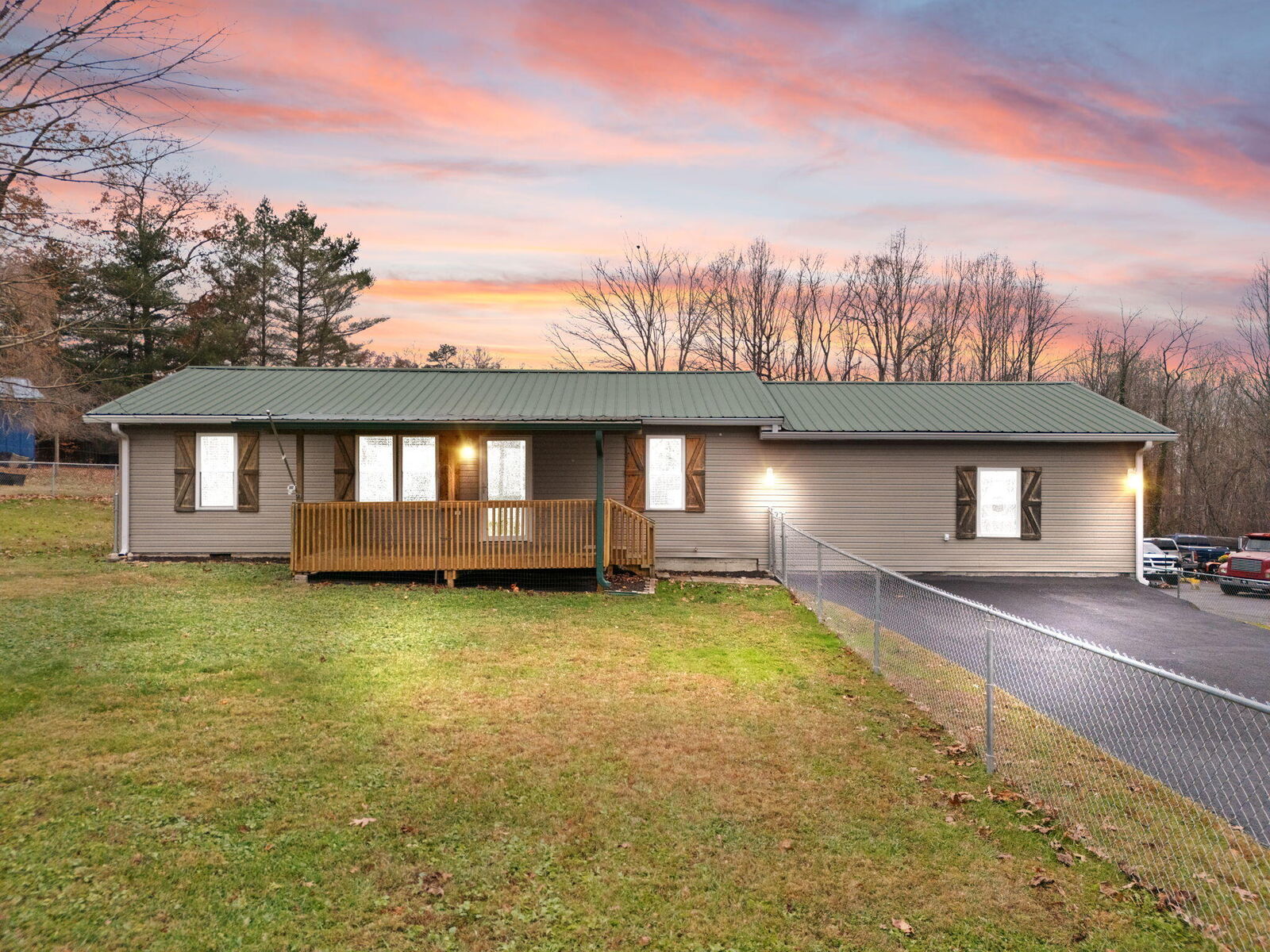 Property Photo:  109 W Ridgeway Road  KY 40447 