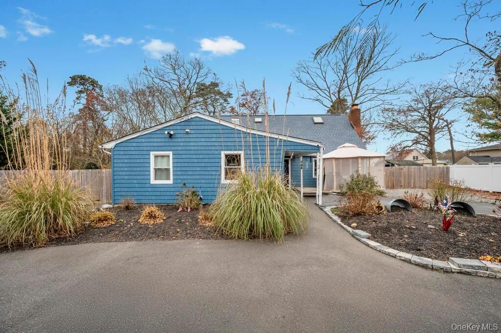 Property Photo: 154 Woodland Avenue NY 11722