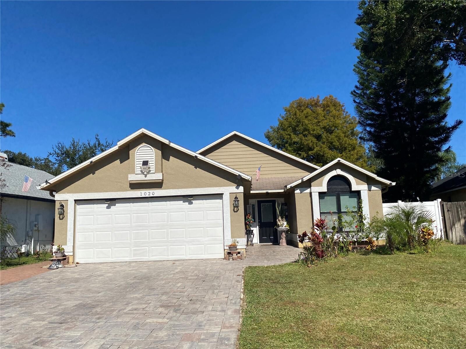 Property Photo:  1020 Vernon Loop  FL 32765 