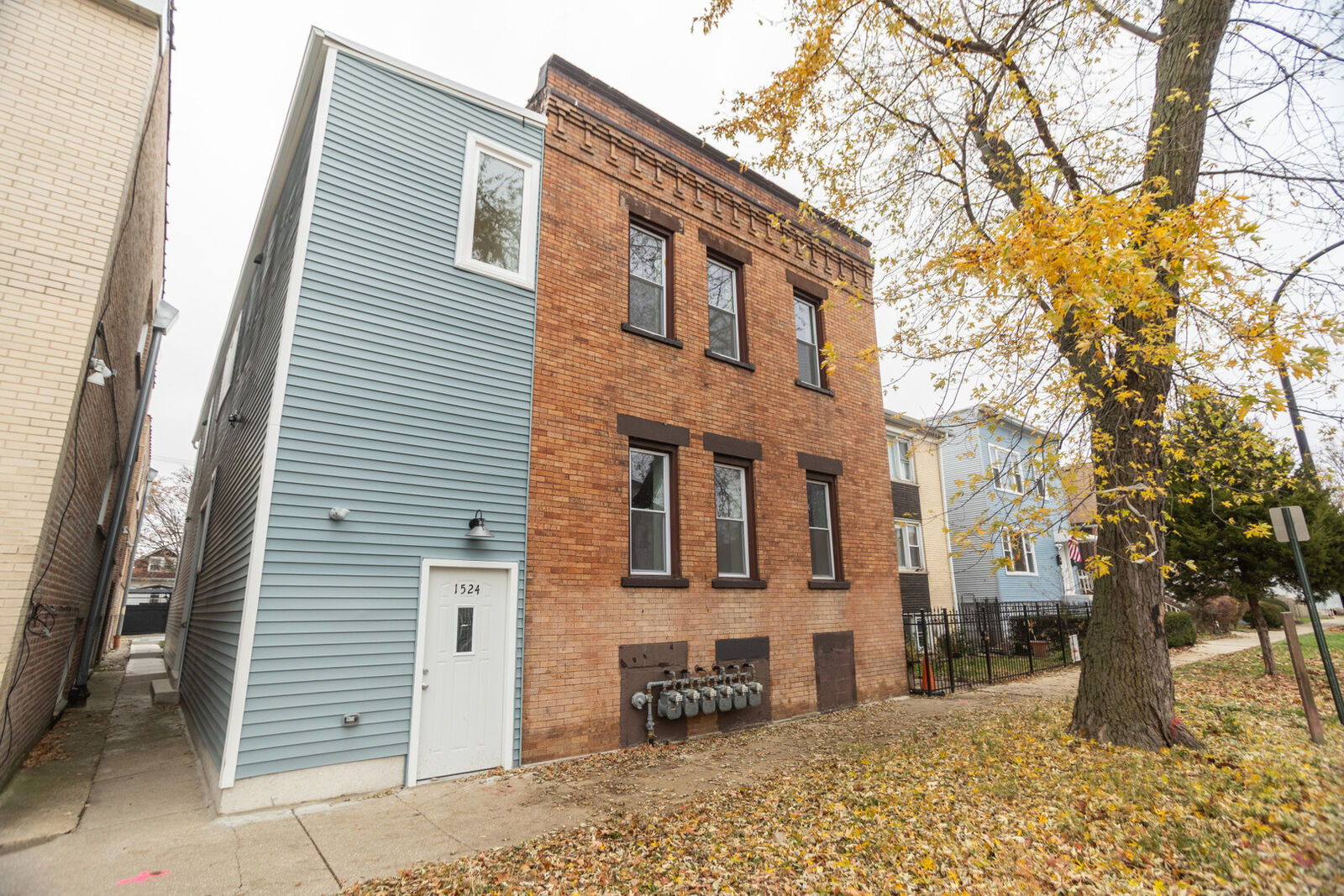 Property Photo: 1524 S 51st Court 1F IL 60804