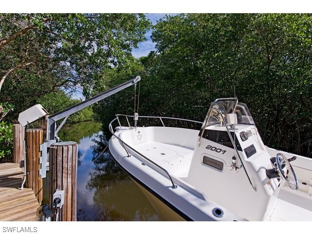 Property Photo: 11720 Walton Place FL 34110-0922