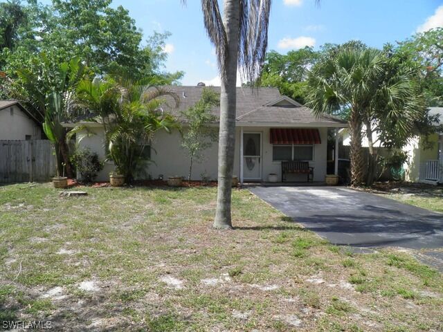 Property Photo:  1236 Highlands Drive  FL 34103-2319 