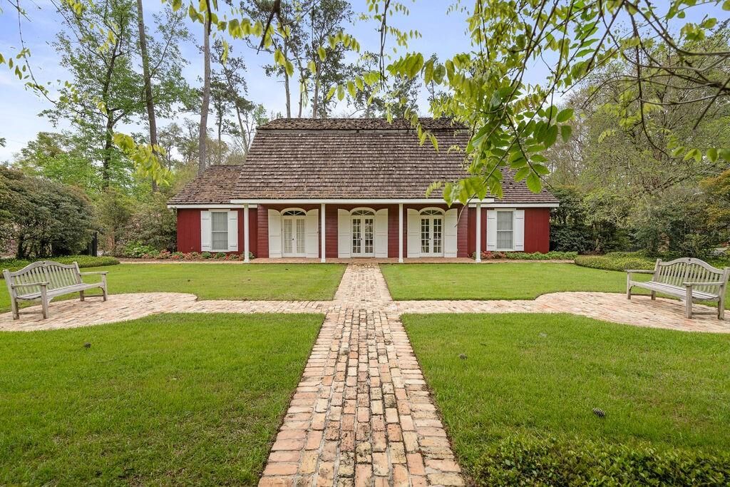 Property Photo: 34 Oaklawn Drive LA 70433