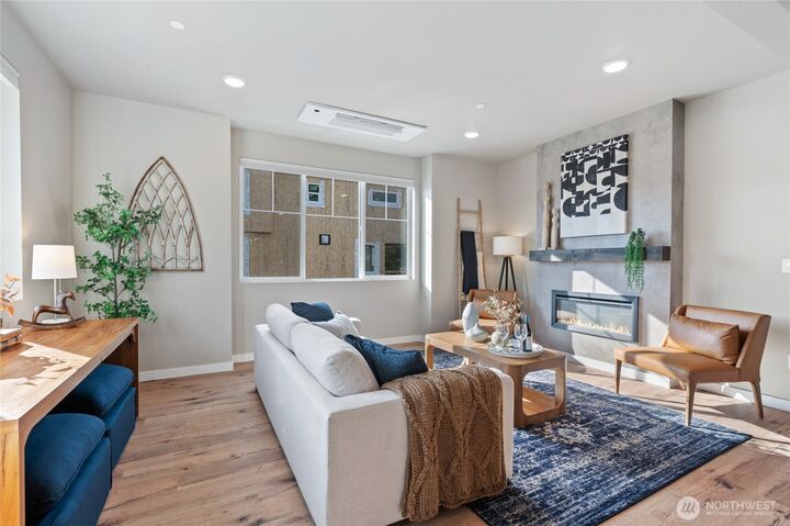 Property Photo:  14424  Madison Way E1  WA 98087 